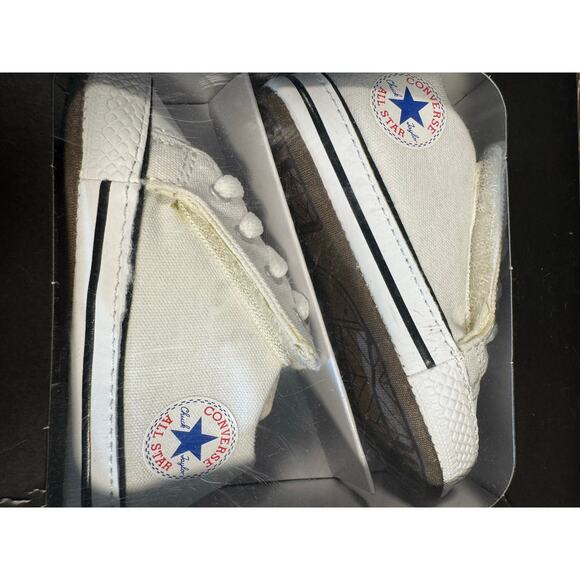 NIB Converse Chuck Taylor All Star Cribster Baby sz 3 Sneakers “1st Chucks” - Picture 2 of 3